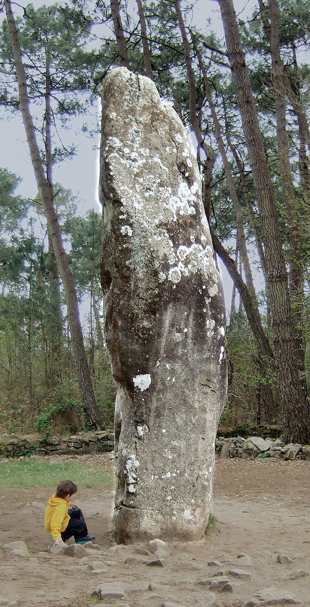 640px-Carnac_Geant_du_Manio.jpg