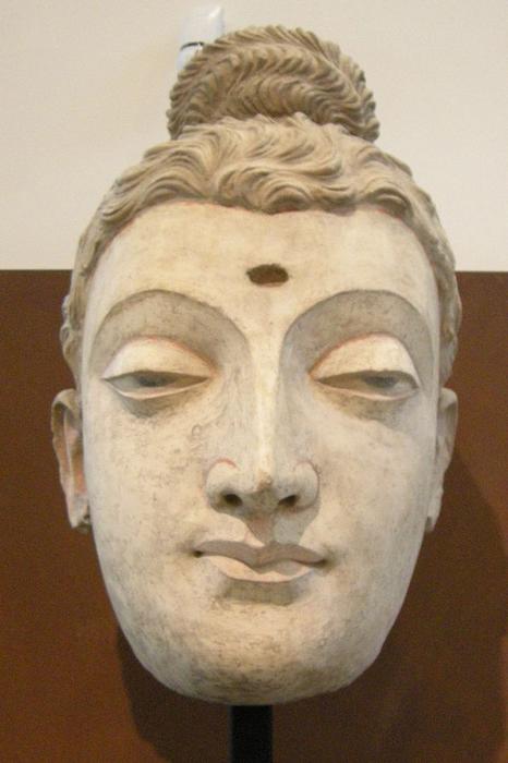 640px-Gandhara,_testa_di_buddha,_IV_sec._01.JPG