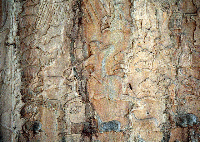 640px-Taq-e_Bostan_-_Low-relief_detail_the_deer_hunt.jpg