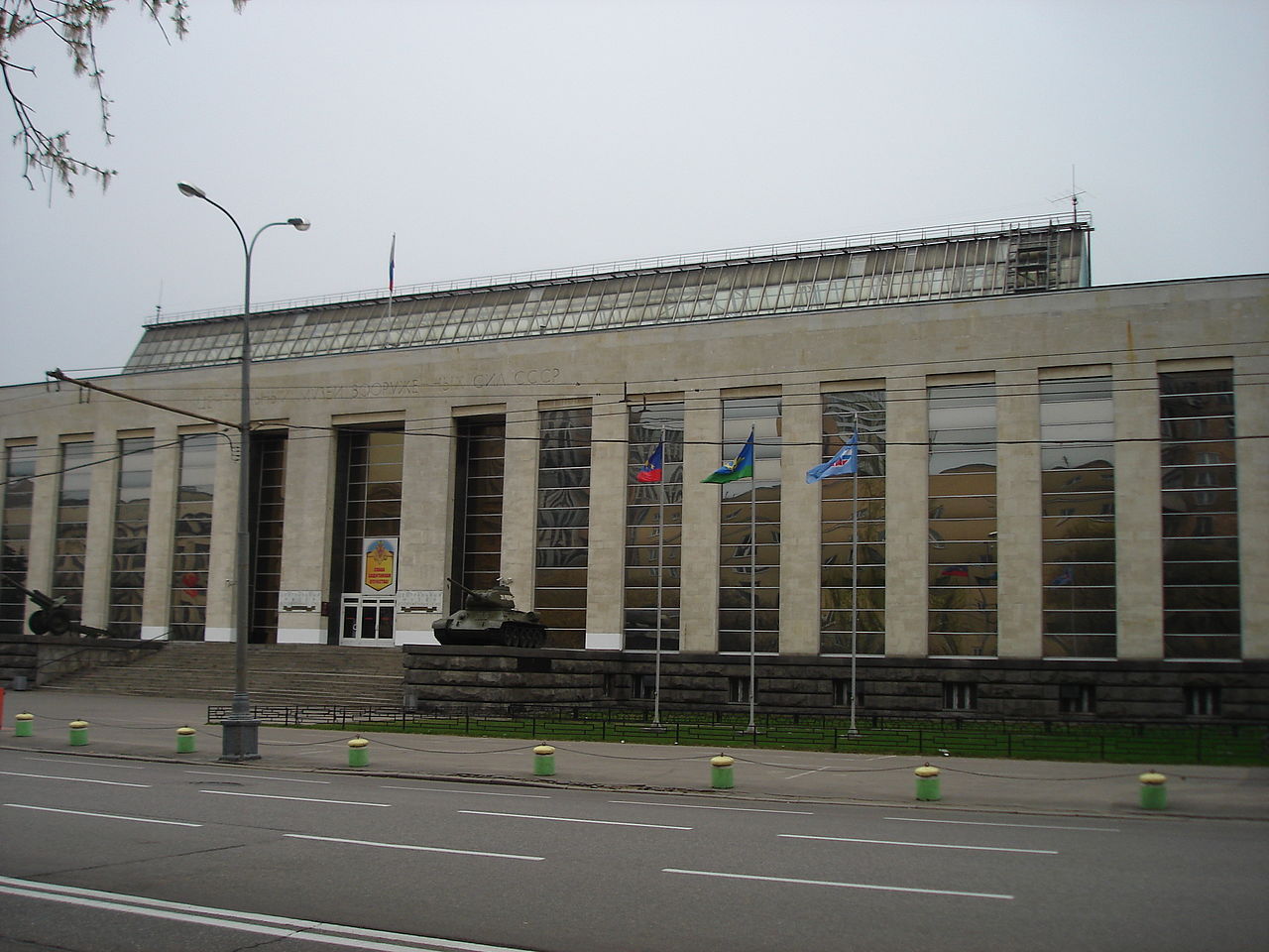 65Музей_Вооруженных_сил_-_panoramio.jpg