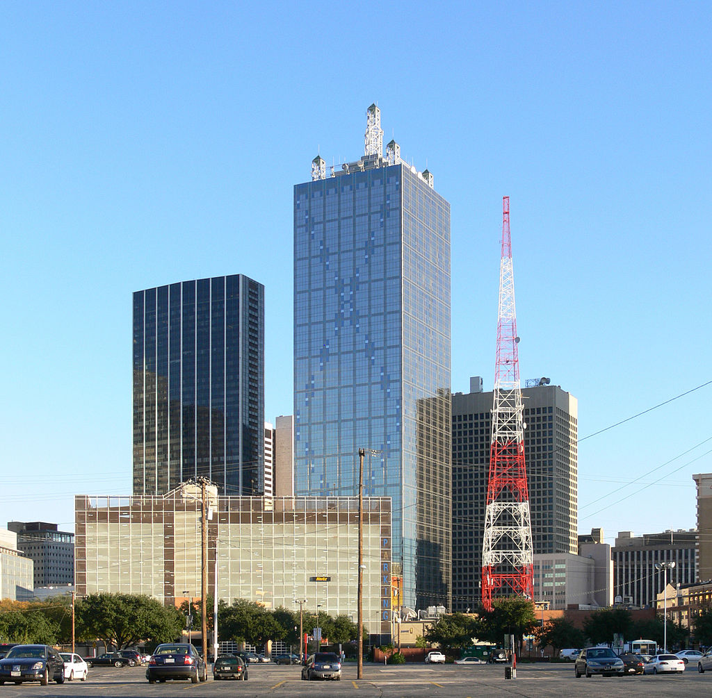 65 техас-Dallas_Elm_Place_Renaissance_Tower.jpg
