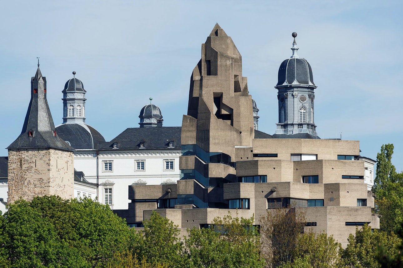 67 Bensberg_Germany_Rathaus-und-altes-Schloss-01.jpg