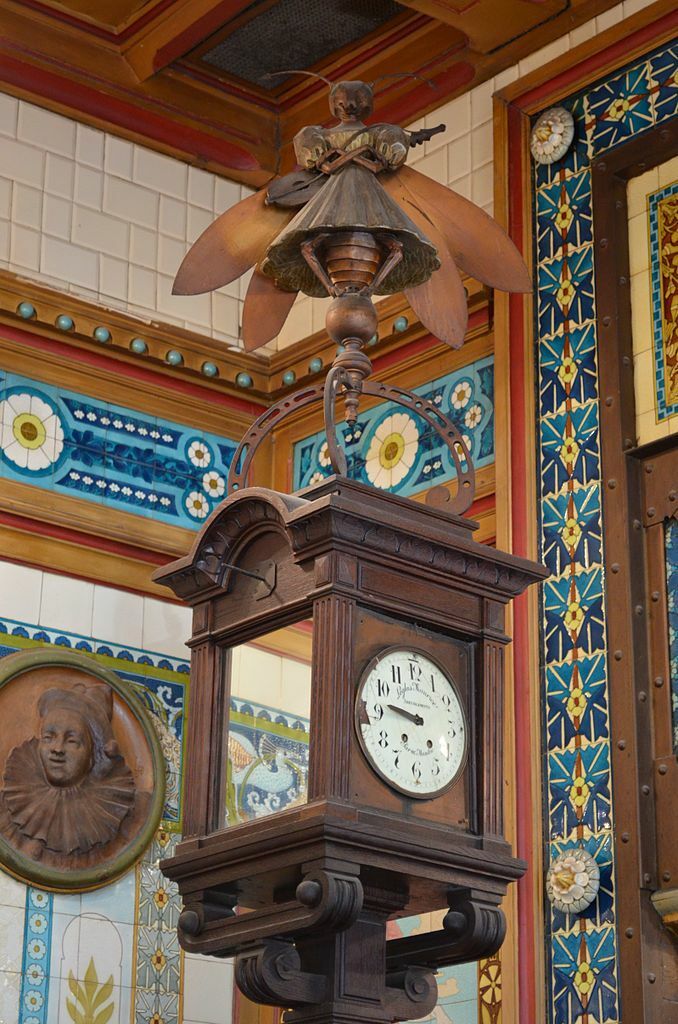 678px-Restaurant_La_Cigale_-_déco_intérieure_Art_Nouveau_(détail_8).jpg