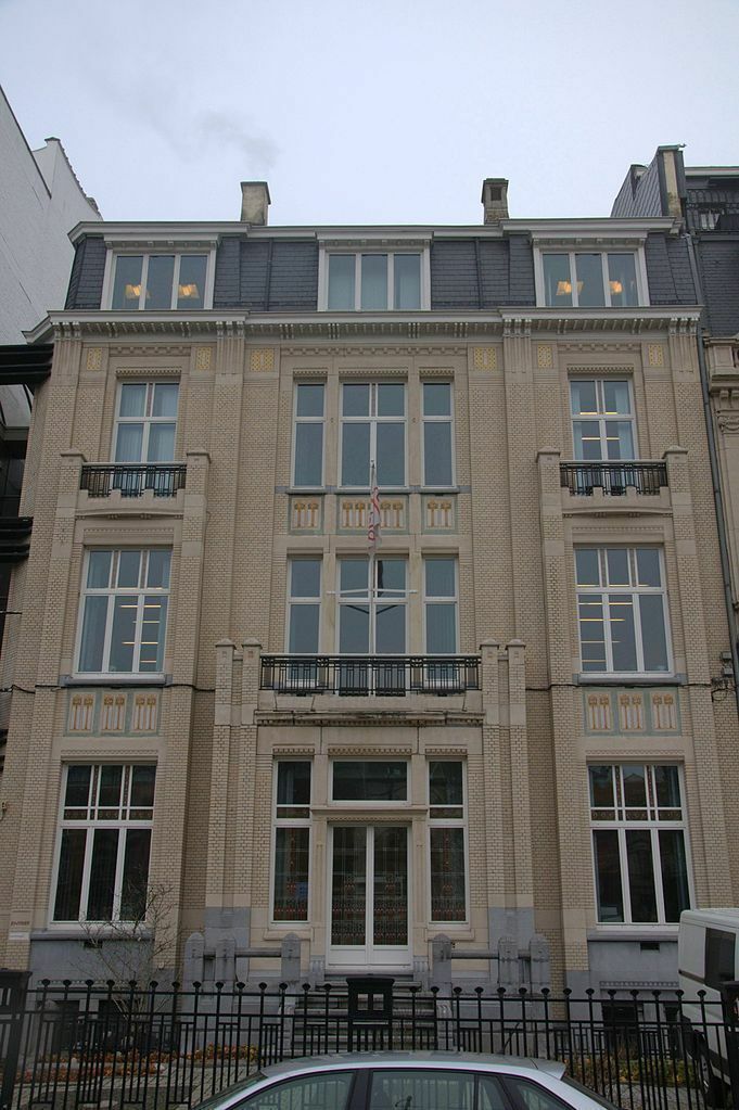 681px-Ancienne_clinique_ophtalmologique_du_Docteur_Coppez_Avenue_de_Tervueren_68_70.jpg