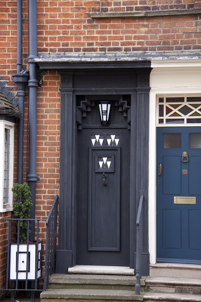 682px-78_Derngate_(5550355757).jpg