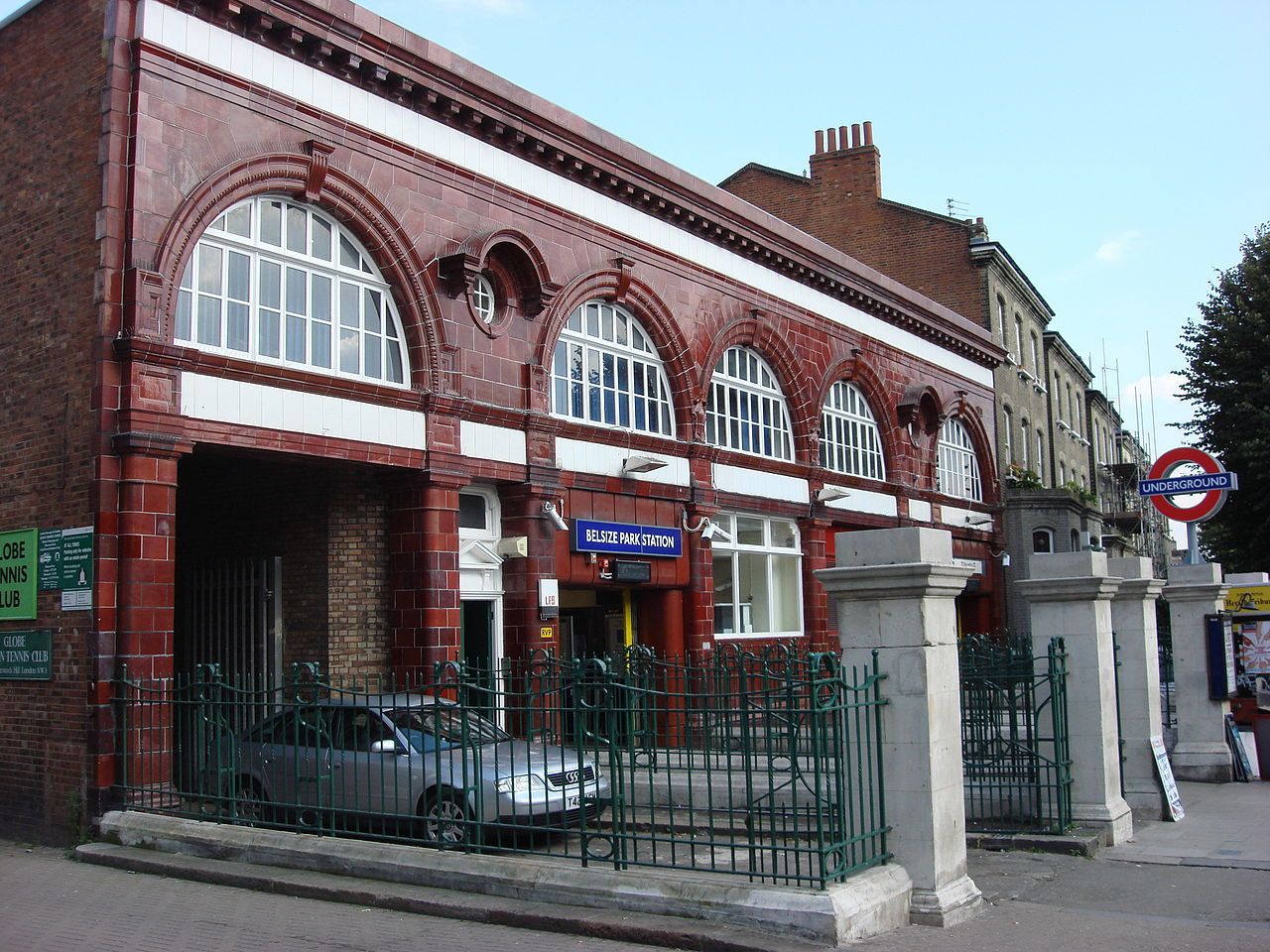 7 1280px-Belsize_Park_tube_station_building.jpg