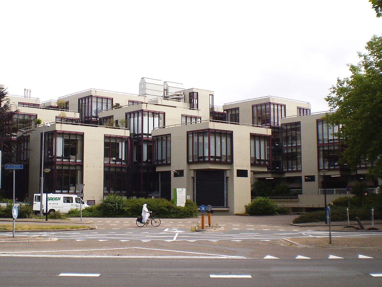 72Hertzberger_Centraal_Beheer1.jpg