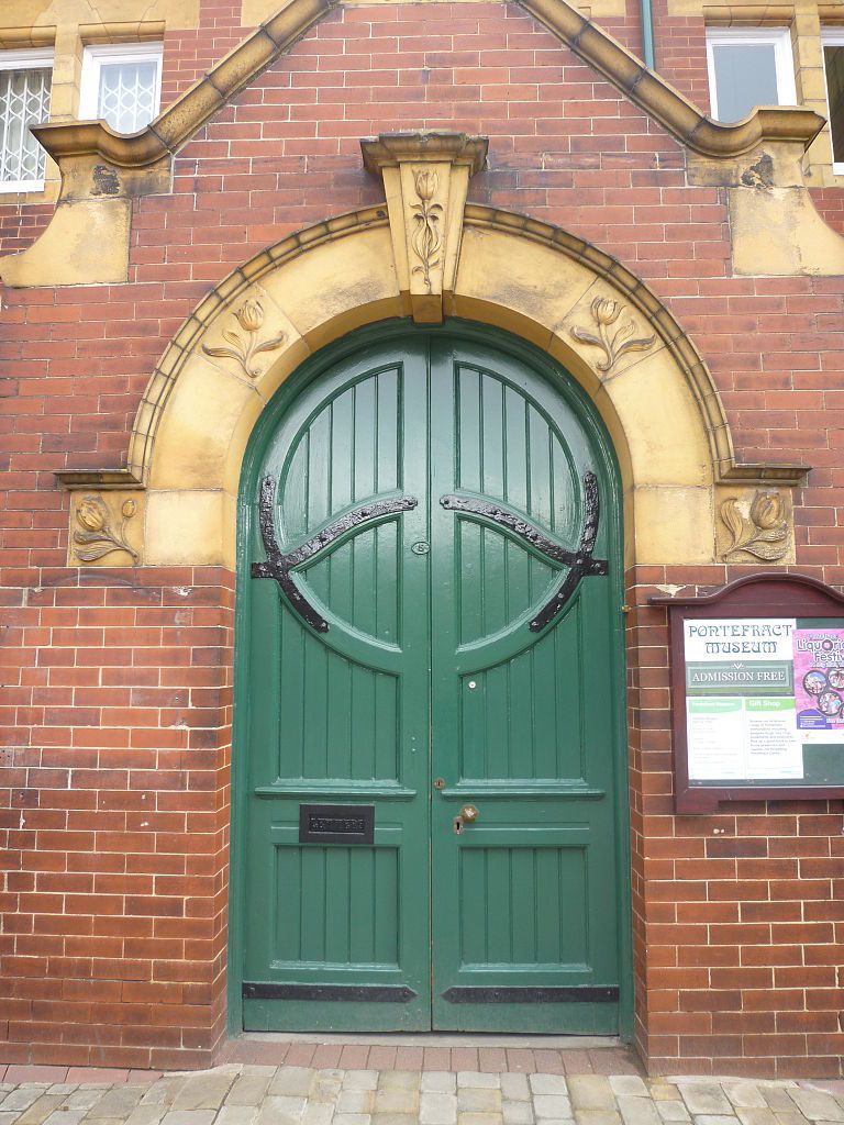 768px-Pontefract_Museum,_Pontefract_(9292658616).jpg