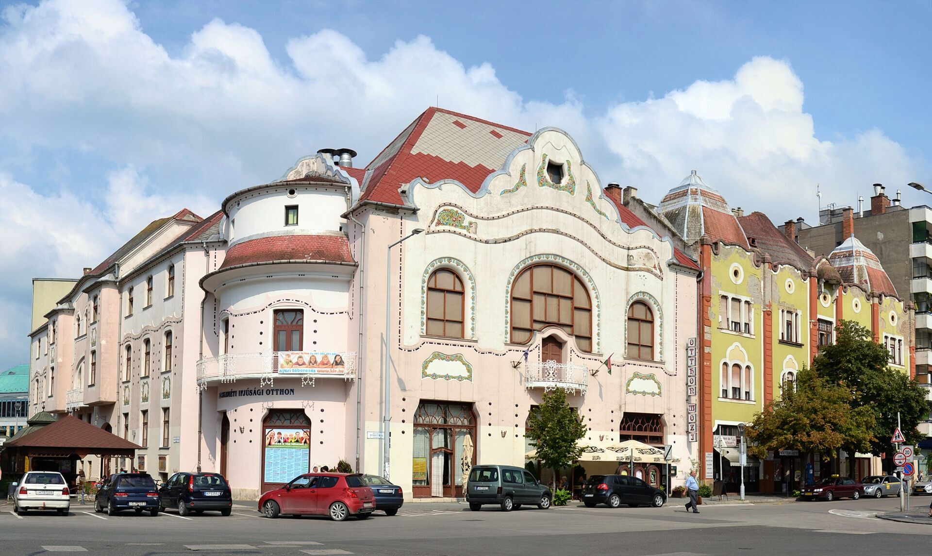 7Kecskemét_-_Iparosotthon.jpg