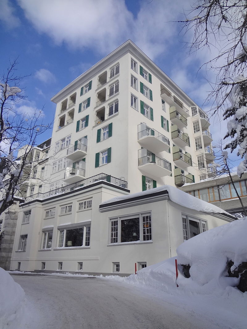 8 00px-HotelWaldhaus-SO-2015c.jpg