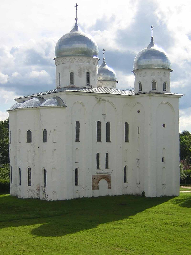 800px-Георгиевский_собор.jpg