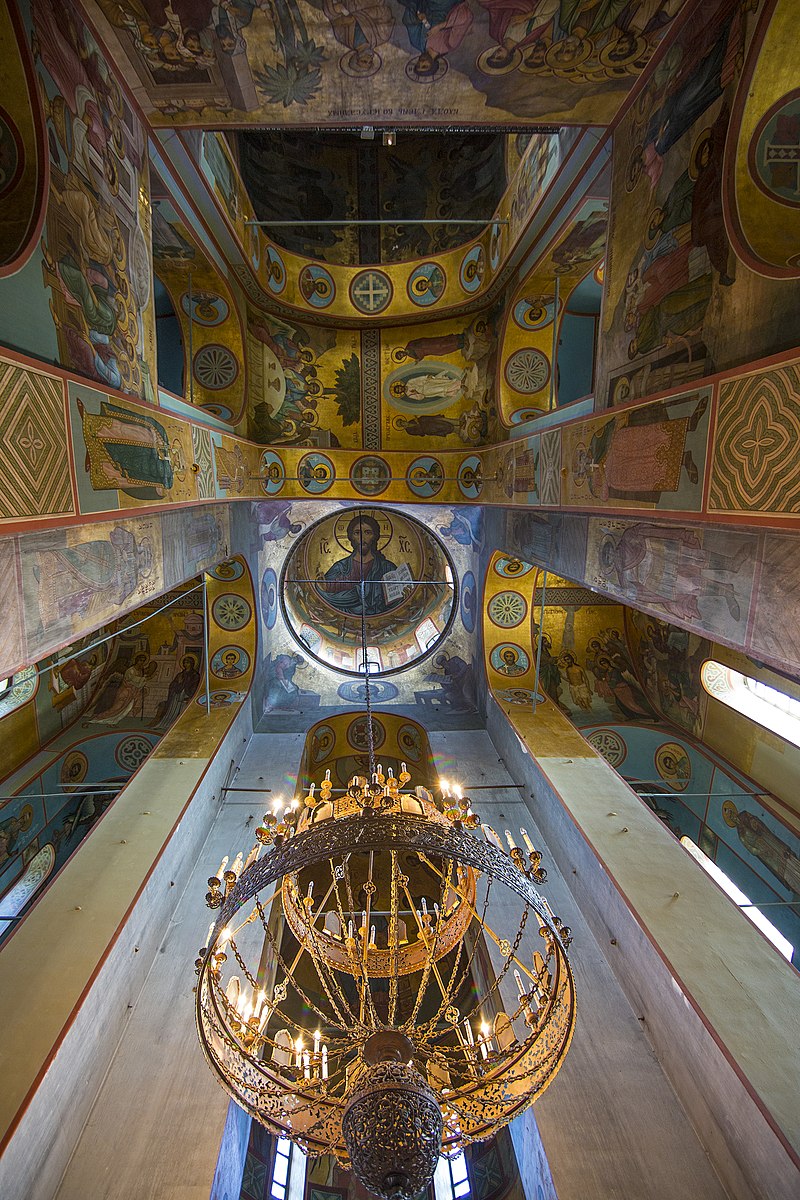 800px-Роспись_на_стенах_и_куполе.jpg