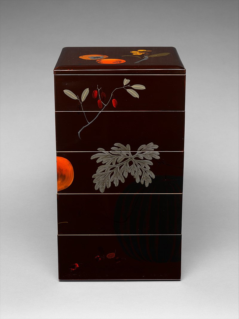 800px-明治時代_柴田是真_果蔬蒔絵重箱-Tiered_Food_Box_with_Summer_and_Autumn_Fruits_MET_DP224374.jpg