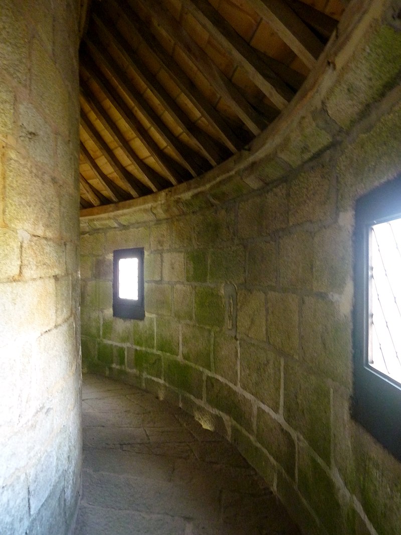 800px-105_Château_de_Kérouzéré.jpg