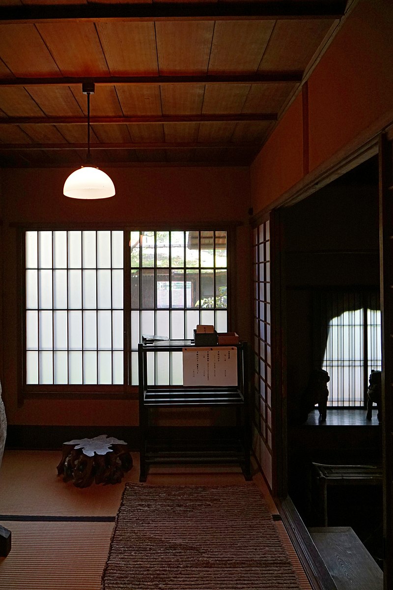 800px-150521_Rokasensuisou_Otsu_Shiga_pref_Japan16n.jpg