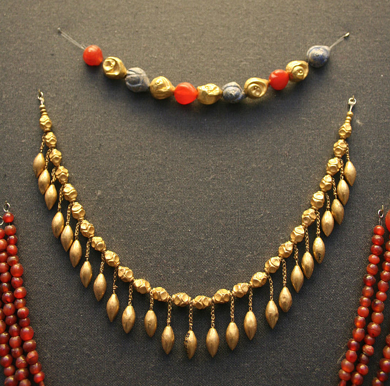 800px-Aegina_treasure_05.jpg