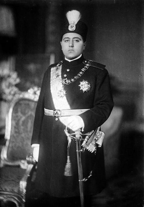 800px-AhmadShahQajar2.jpg