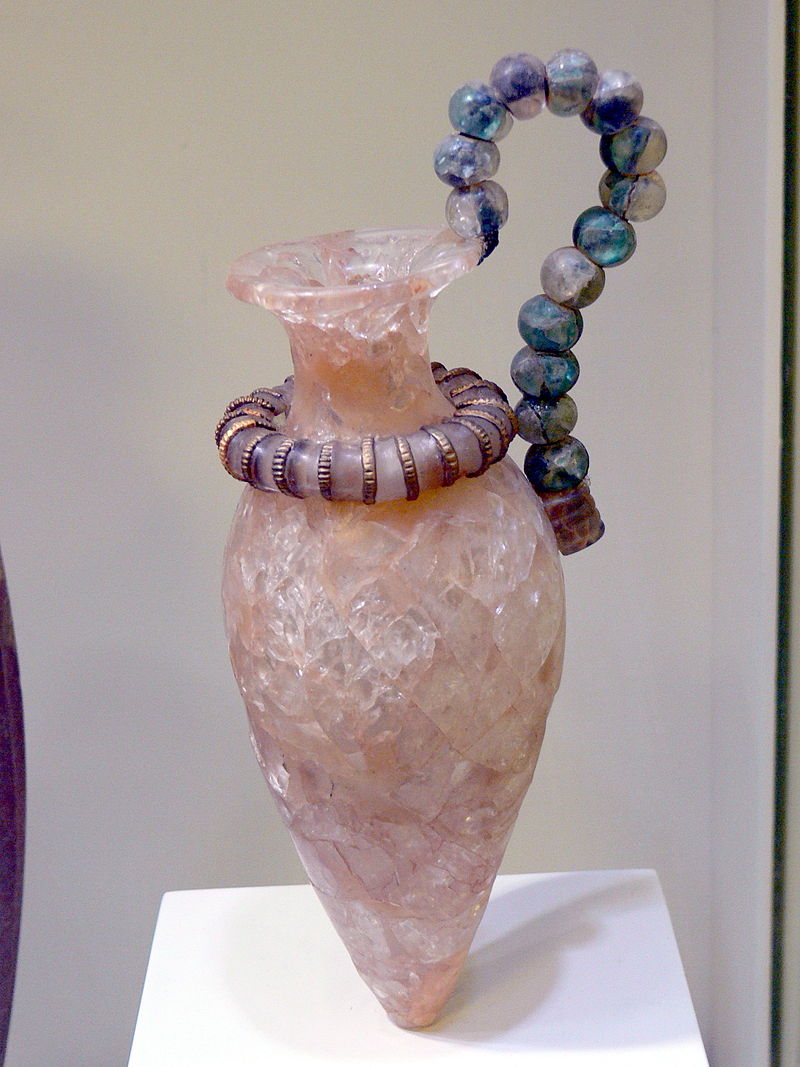 800px-AMI_-_Bergkristallvase.jpg