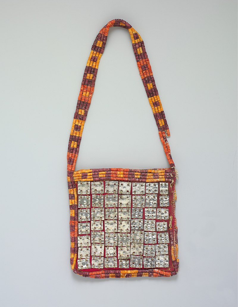 800px-Bag_MET_DP216769.jpg