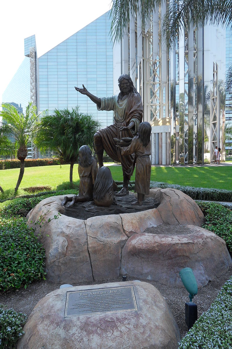 800px-Beeldintuincrystalcathedral.JPG
