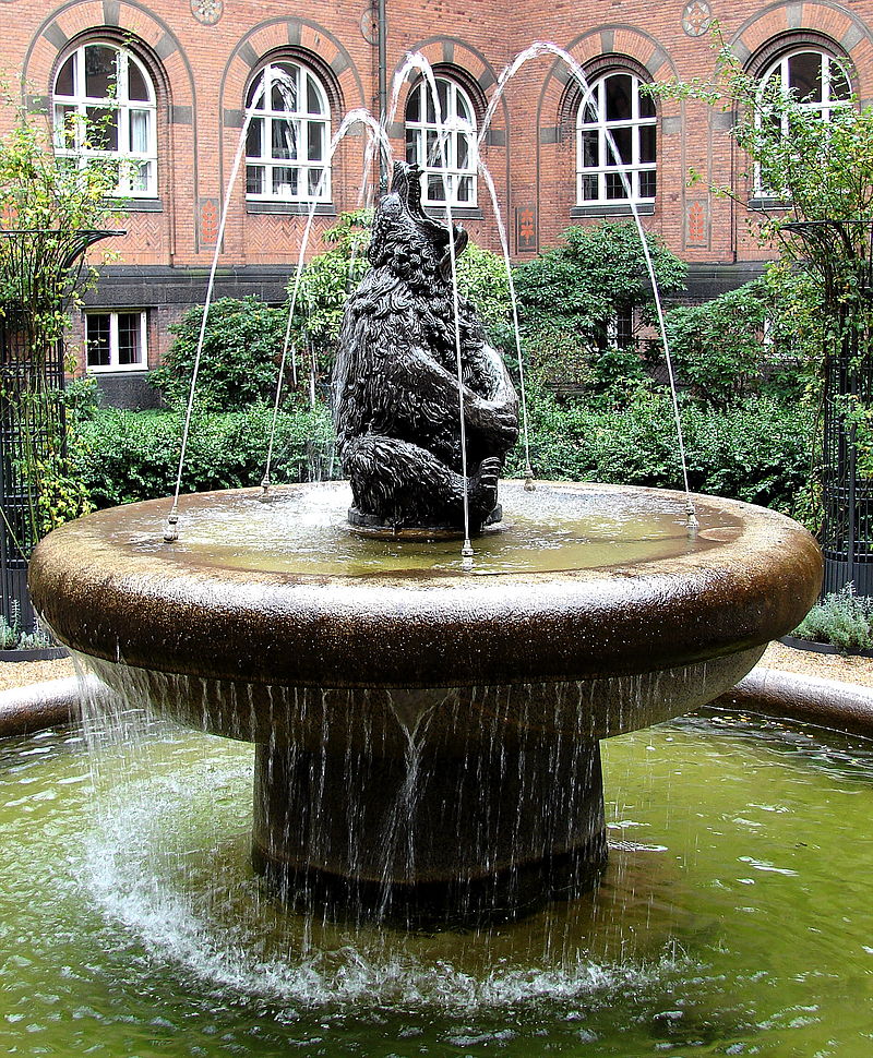 800px-Bjørnespringvand.jpg