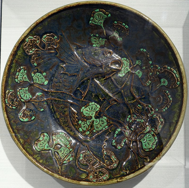 800px-Bowl_by_Bert_Nienhuis,_Plateelbakkerij_De_Distel,_Amsterdam,_1904,_ce.jpg