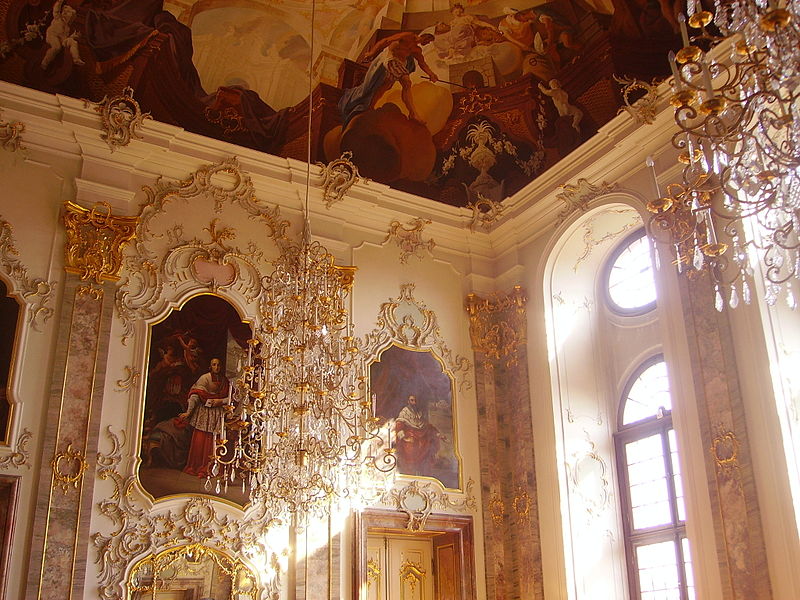 800px-Bruchsal_Schloss_Bruchsal_Innen_Fürstensaal.jpg