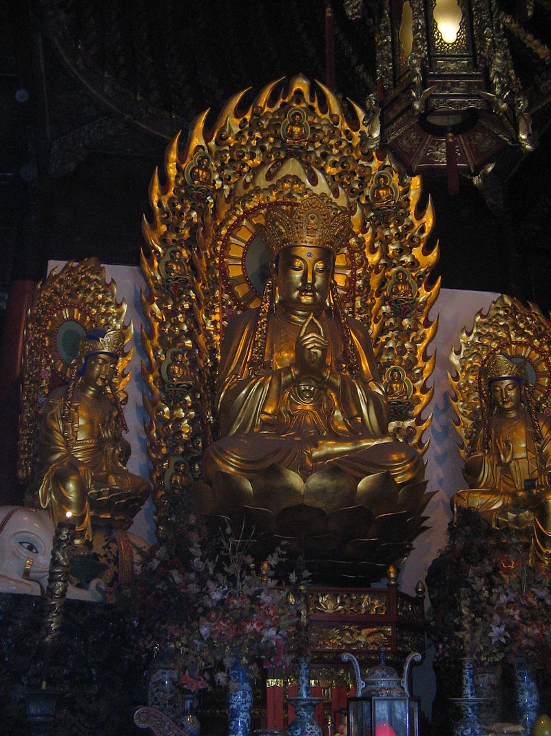 800px-Buddha_statue_in_Jade_Buddha_Temple.jpg