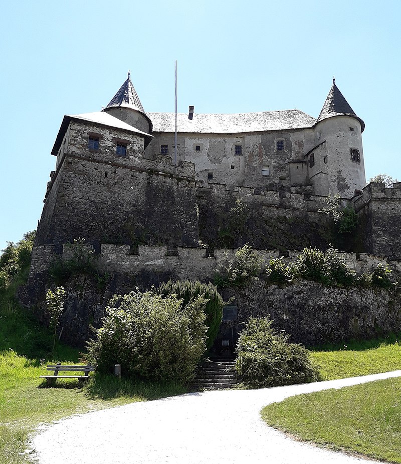 800px-Burg_Hochosterwitz,_Hochburg_(main_fortress)_01.jpg