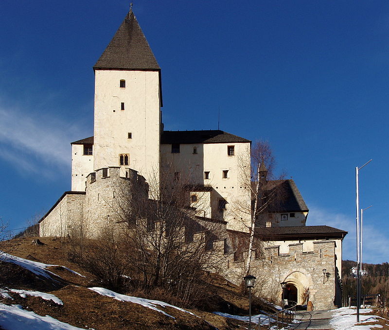 800px-Burg_Mauterndorf.jpg