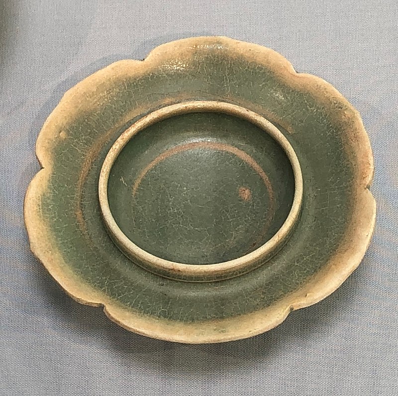 800px-Changsha_stoneware_imitating_Yue_kilns_830s_Tang_shipwreck_IMG_9347.jpg
