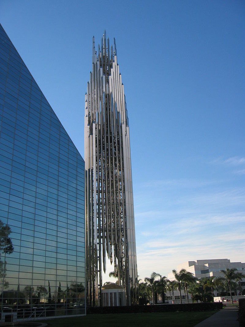 800px-Crystal_Cathedral_-_panoramio.jpg