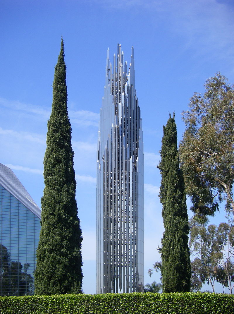 800px-Crystal_Cathedral_Spire.jpg