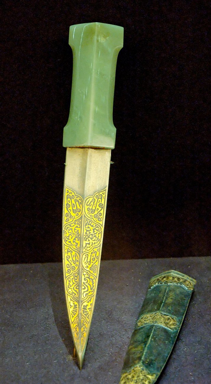800px-Dagger_India_Louvre_MR13434.jpg