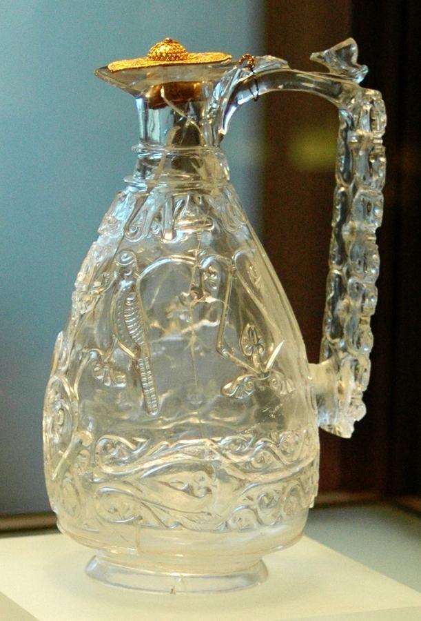 800px-Ewer_birds_Louvre_MR333.jpg