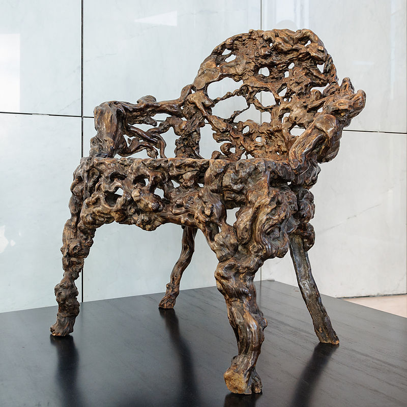 800px-Fauteuil_racine_Chine_Quianlong_musee_arts_asiatiques_Nice.jpg