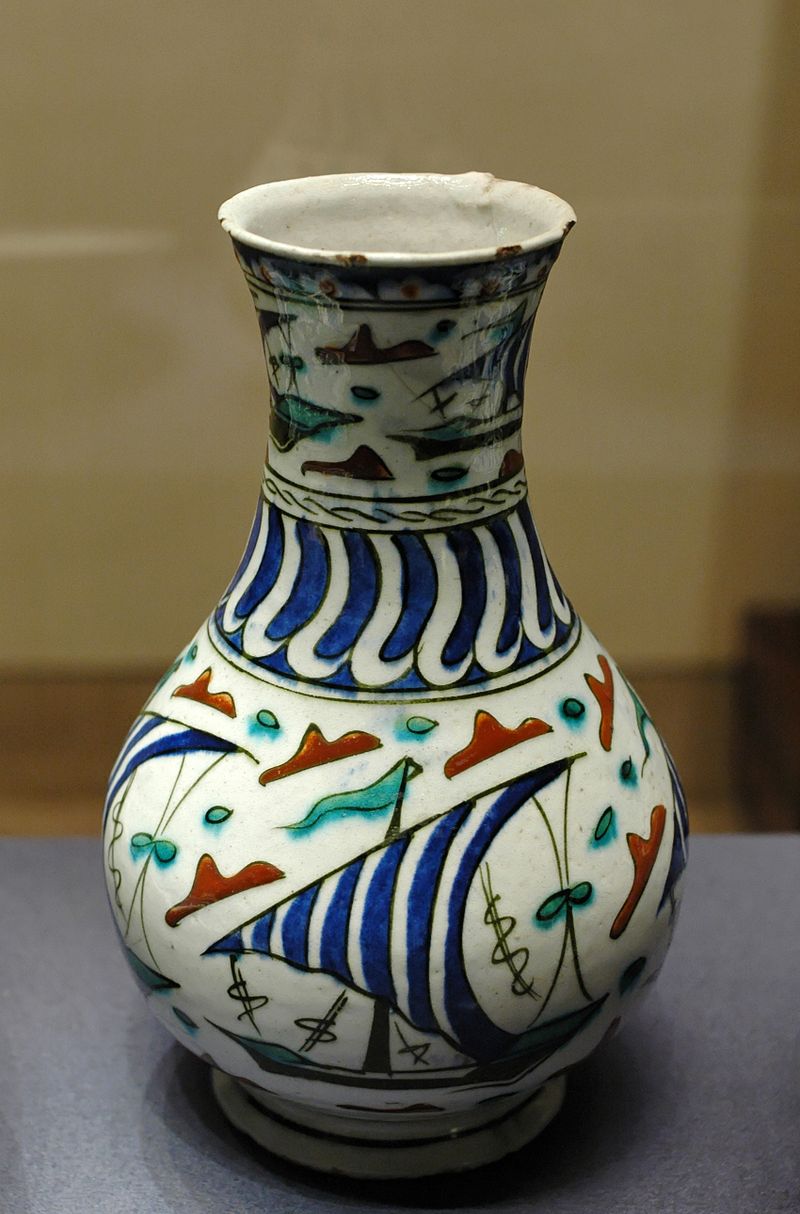 800px-Jug_ships_Iznik_Louvre_OA7880-61.jpg