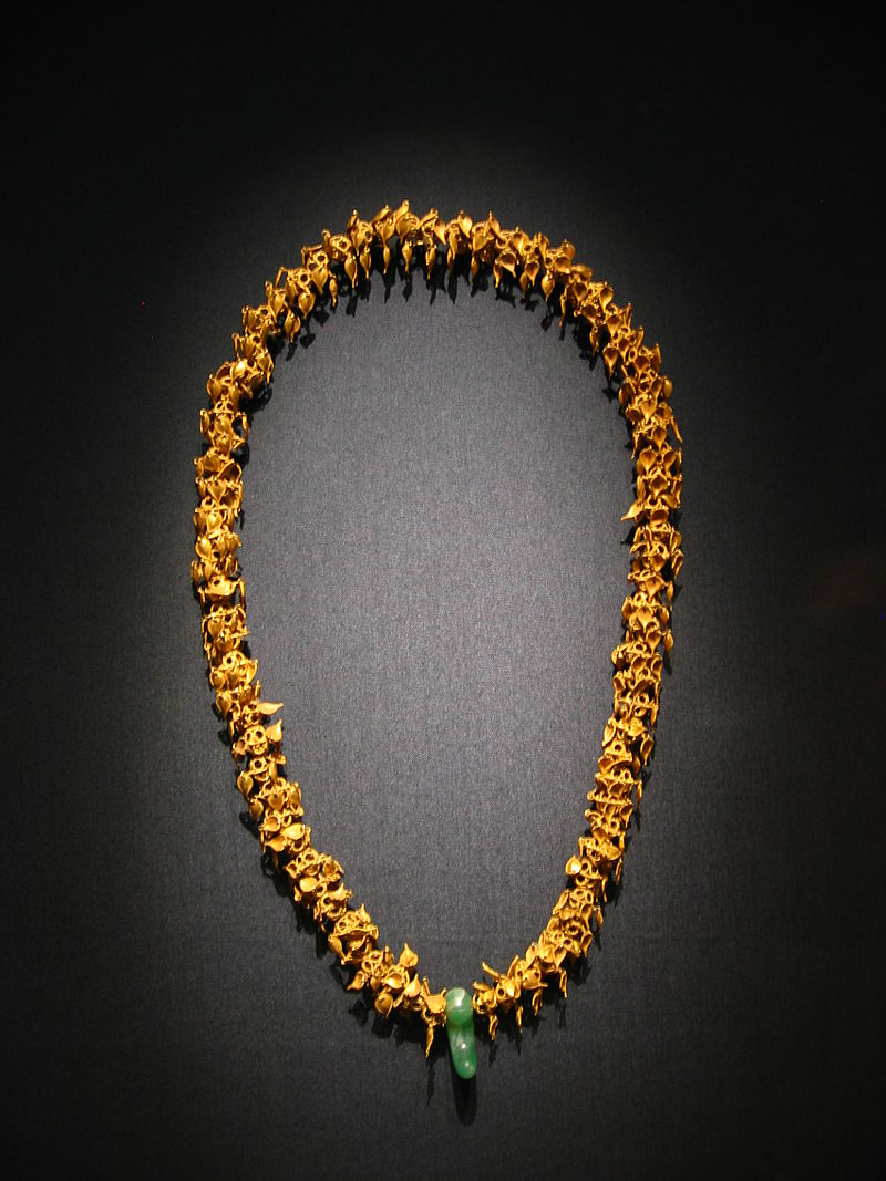 800px-Korean_Silla_necklace-01.jpg