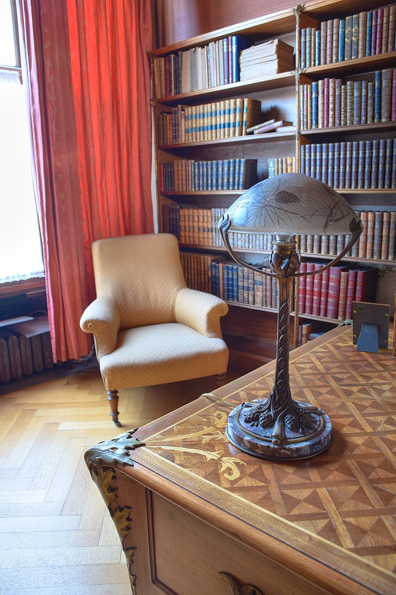 800px-Maison_Leon_Losseau_-_bureau_biblotheque_-_coin_fenetre.jpg