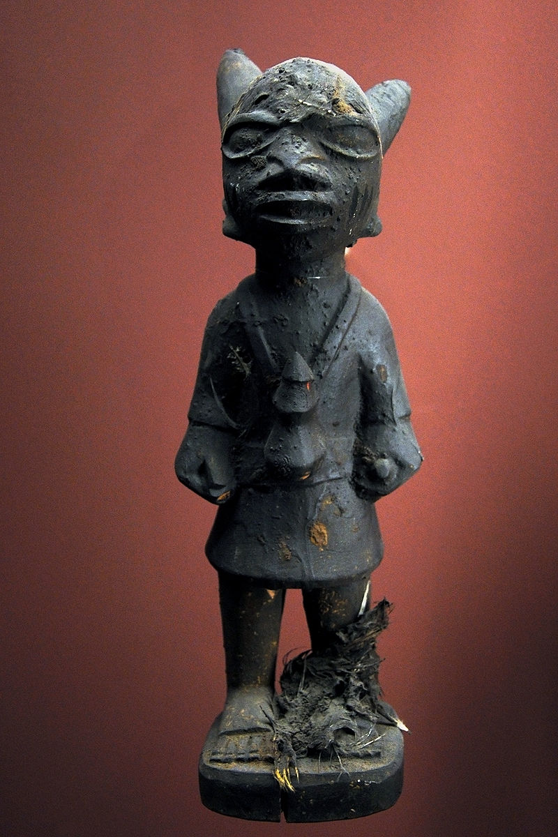 800px-Musée_africain_Lyon_130909_02.jpg