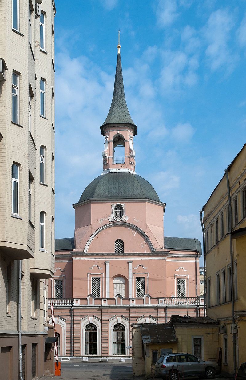 800px-N_Basmannaya_10,11,12_May_2010_07.jpg