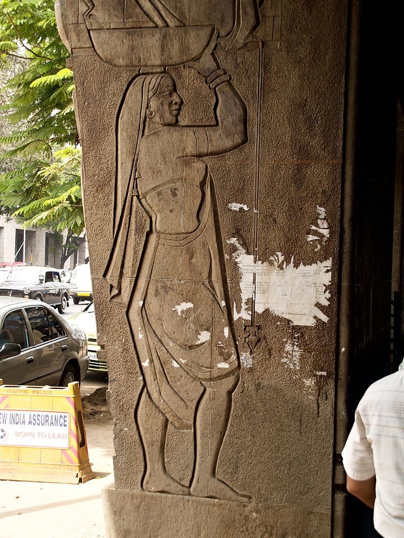 800px-New_India_Assurance_Building_2421280857_fa0d5aff46.jpg