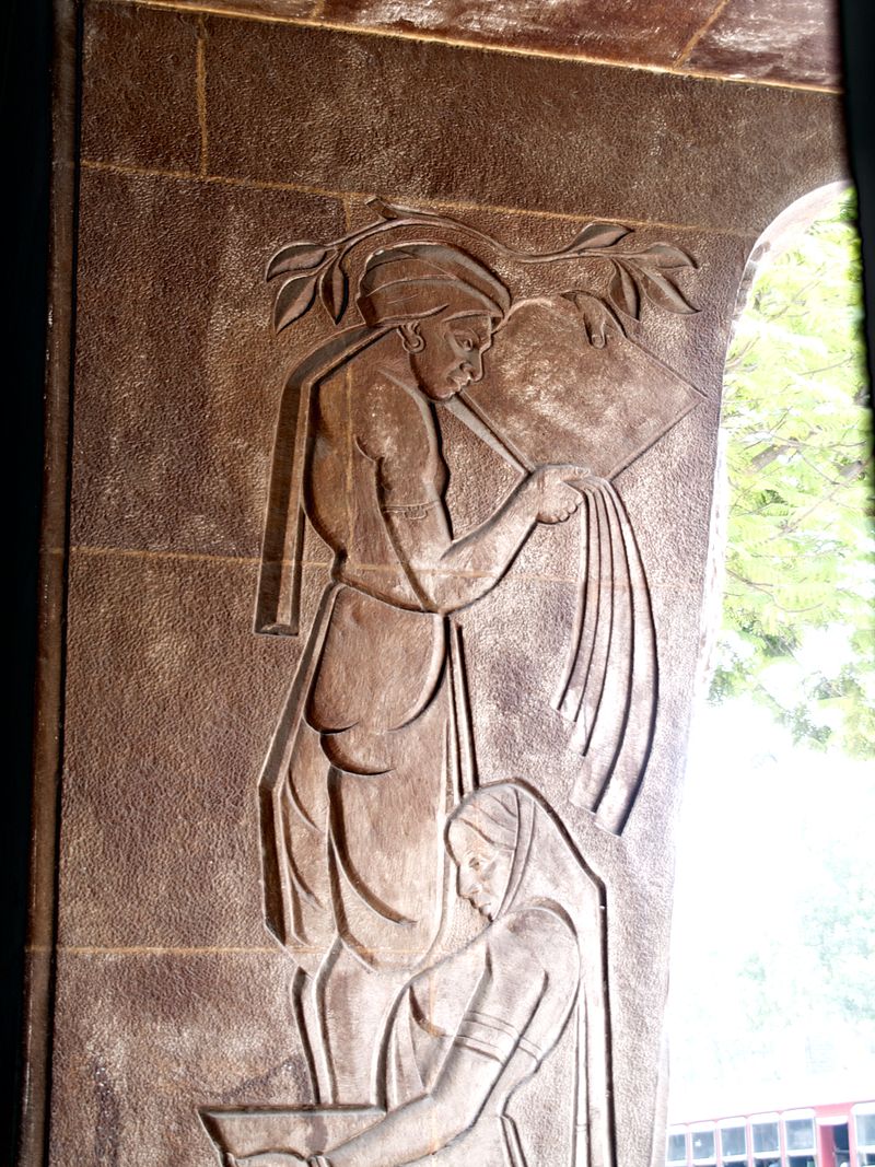 800px-New_India_Assurance_Building_2422095910_a8d189d164.jpg