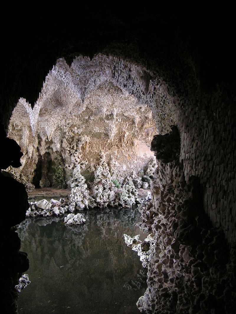 800px-Painshill_Park_013_Grotto.JPG