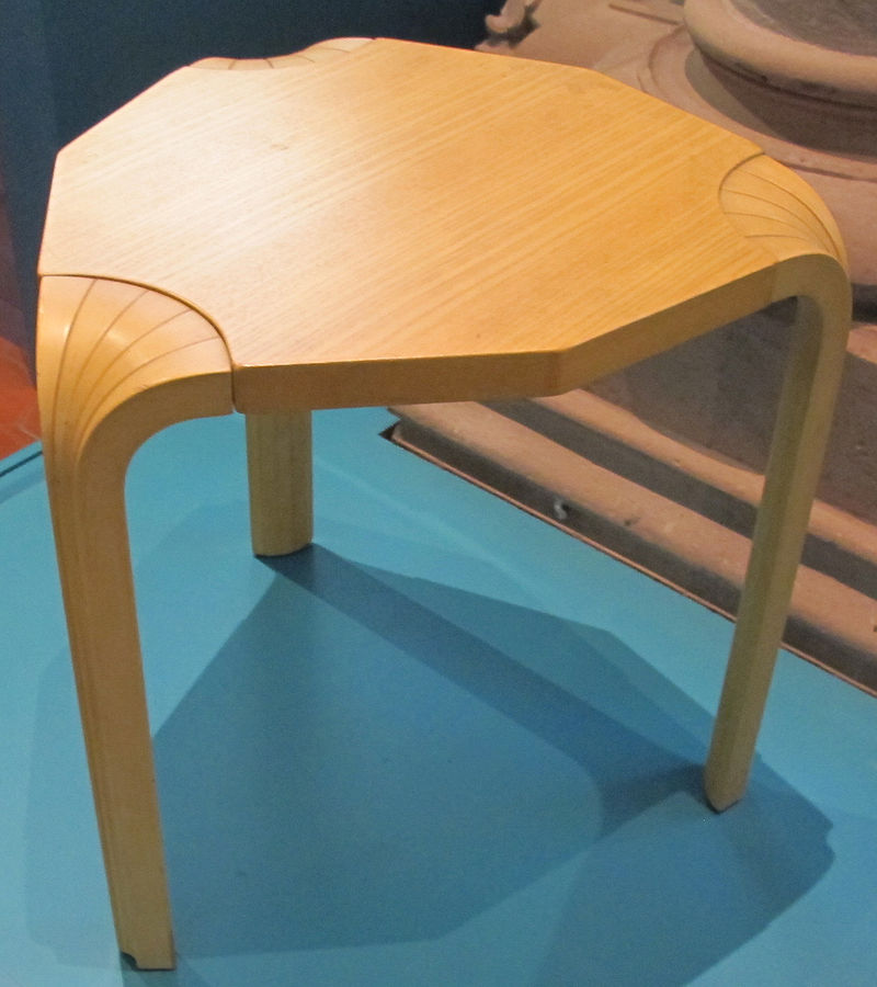 800px-Panchetto_x_600,_design_alvar_aalto_1932.JPG