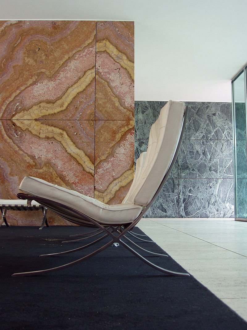 800px-Pavelló_Mies_05.JPG