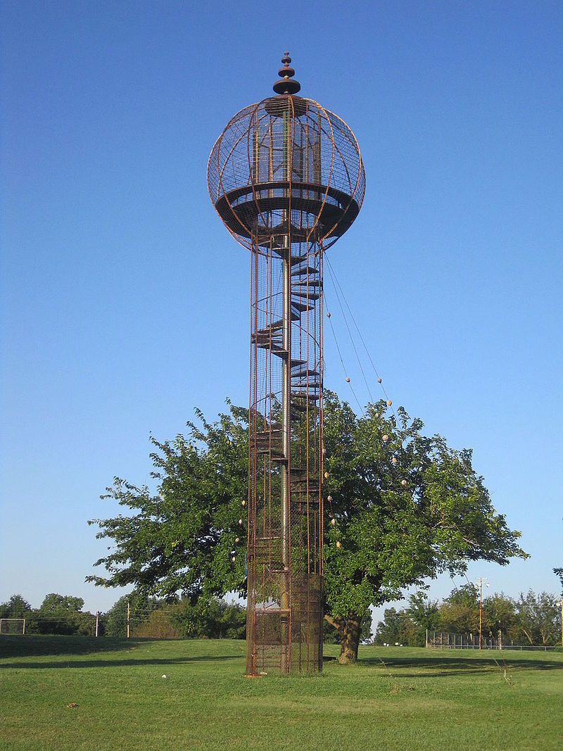 800px-Play_Tower_in_Sooner_Park.jpg