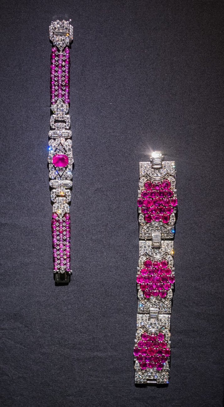 800px-Ruby_bracelets_-_Oscar_Heyman_and_Bros_(25802470148).jpg