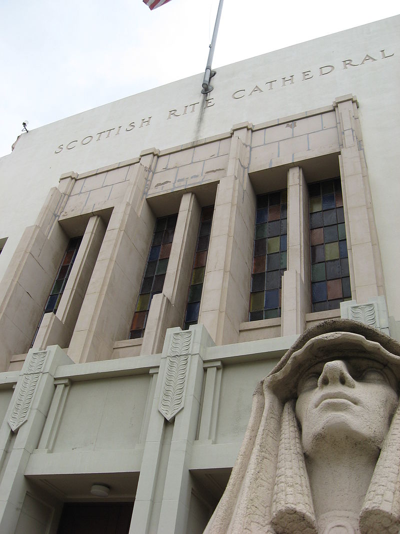 800px-ScottishRiteCathedral_PasadenaCA_June2009_016.jpg
