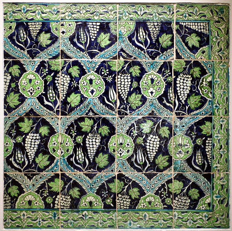 800px-Siria,_periodo_ottomano,_pannello_di_mattonelle,_damasco,_1590-1610_ca.jpg